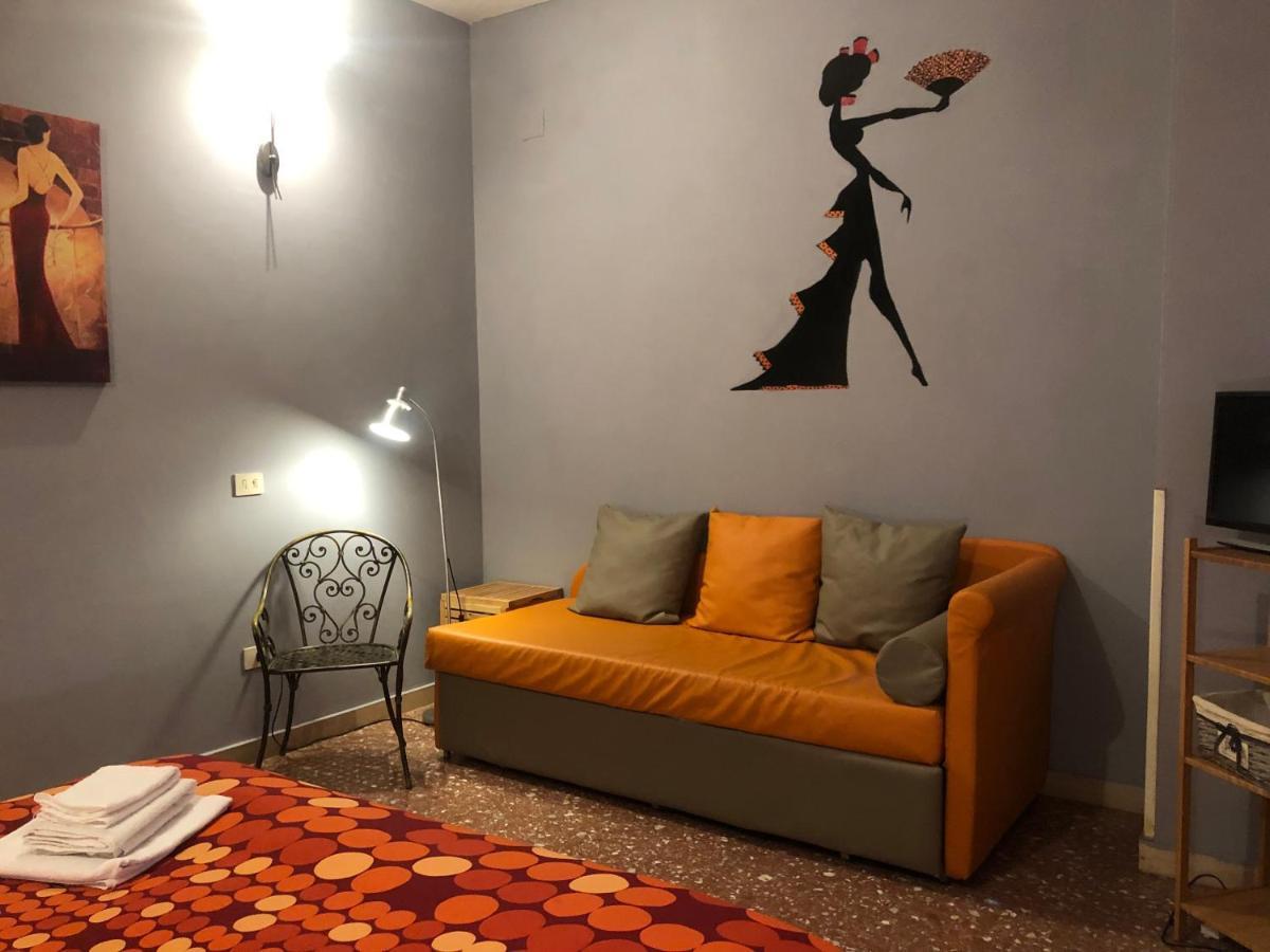 La Donna Garbata Panzió Róma Kültér fotó